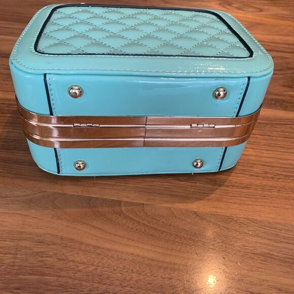 Purse, handbag, EUC, quilted turquoise vegan patent leather, holds phone - Picture 6 of 16
